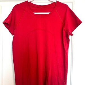Swiftly Tech Short-Sleeve Shirt 2.0 Hip Length- Oxford Red/Oxford Red